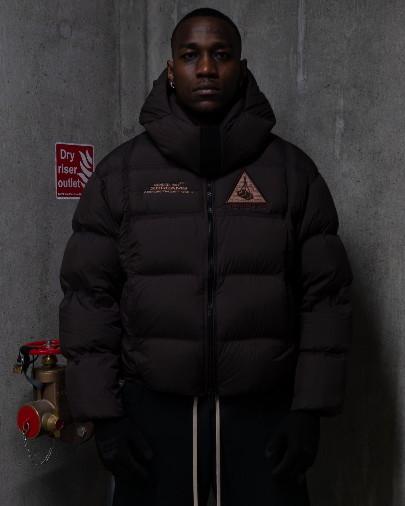 Magnetic Concrete Tan Puffer